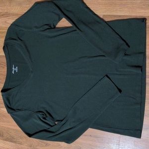 Eddie Bauer Women's NWOT Medium Lightweight V-neck Long Sleeve